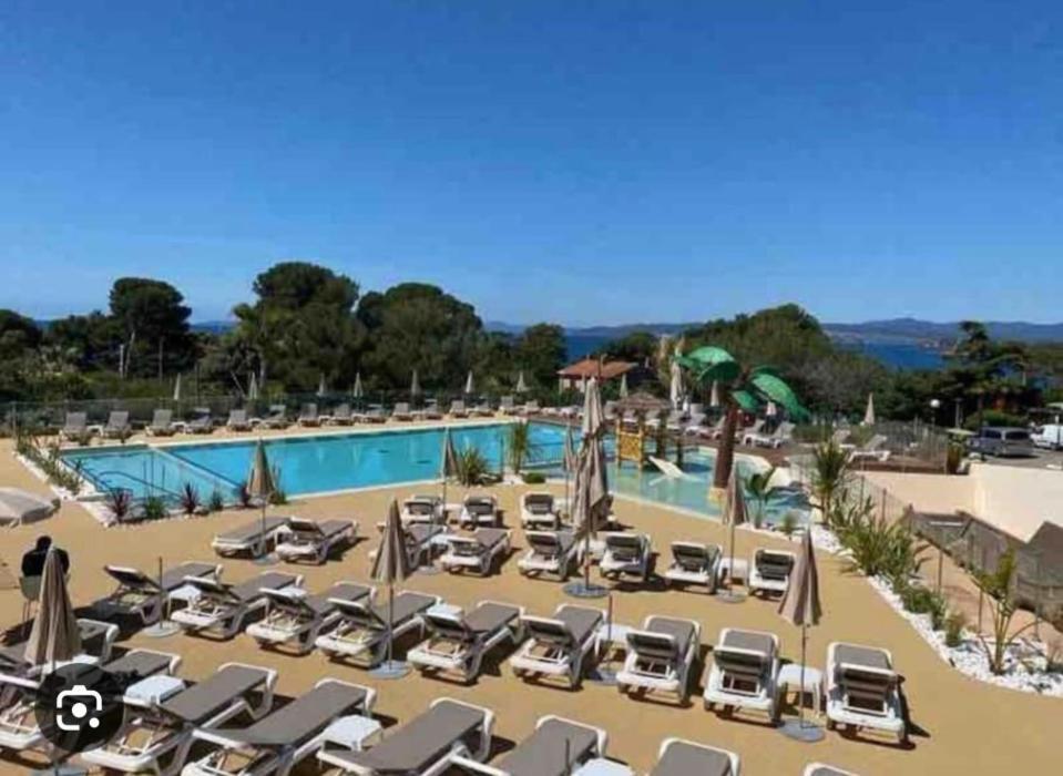 Bungalow Domaine De L'Ile D'Or Saint-Raphaël Exterior foto